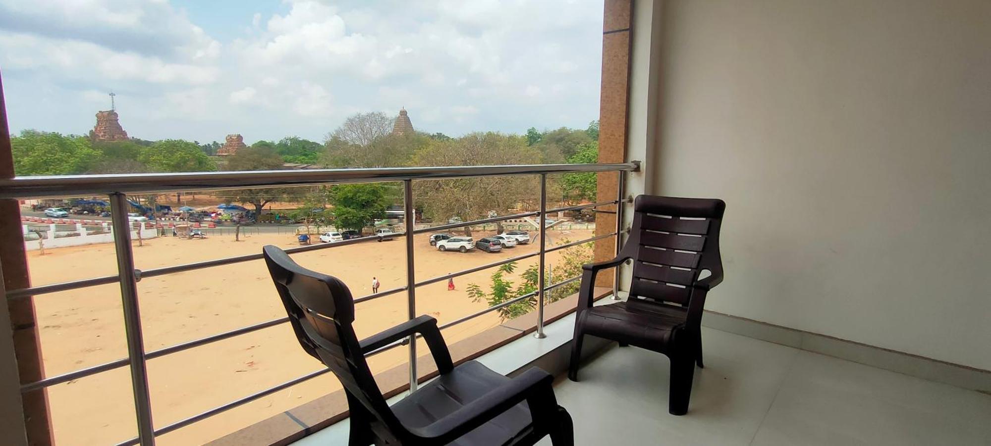 Srirathna Temple View Inn Thanjavur Luaran gambar