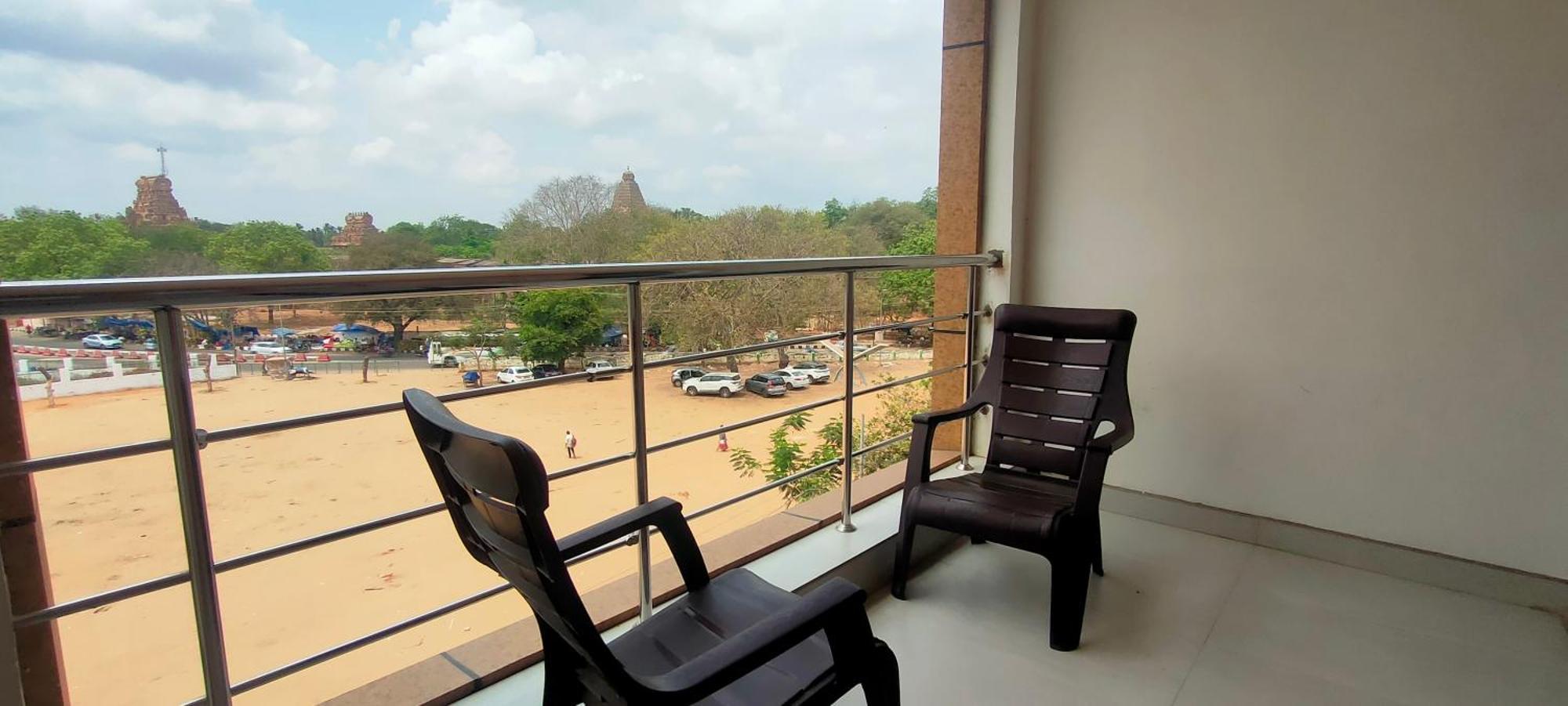 Srirathna Temple View Inn Thanjavur Luaran gambar