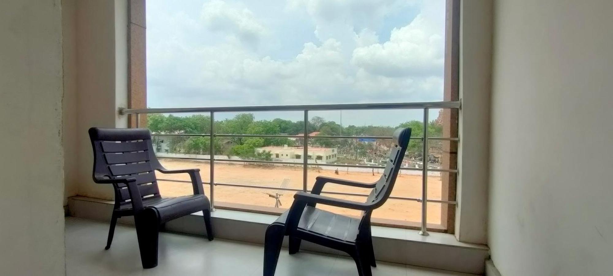 Srirathna Temple View Inn Thanjavur Luaran gambar